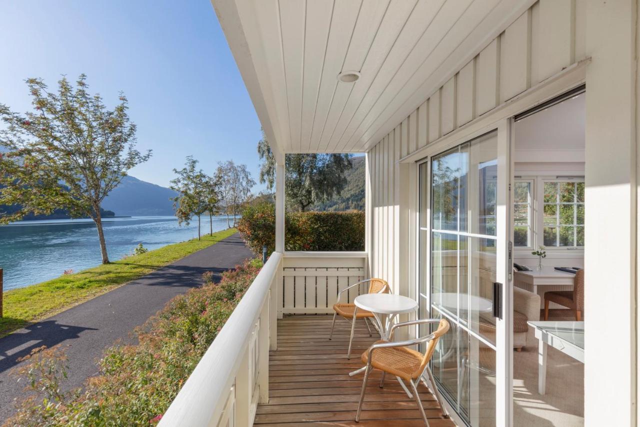 Hotel Loenfjord ローエン エクステリア 写真