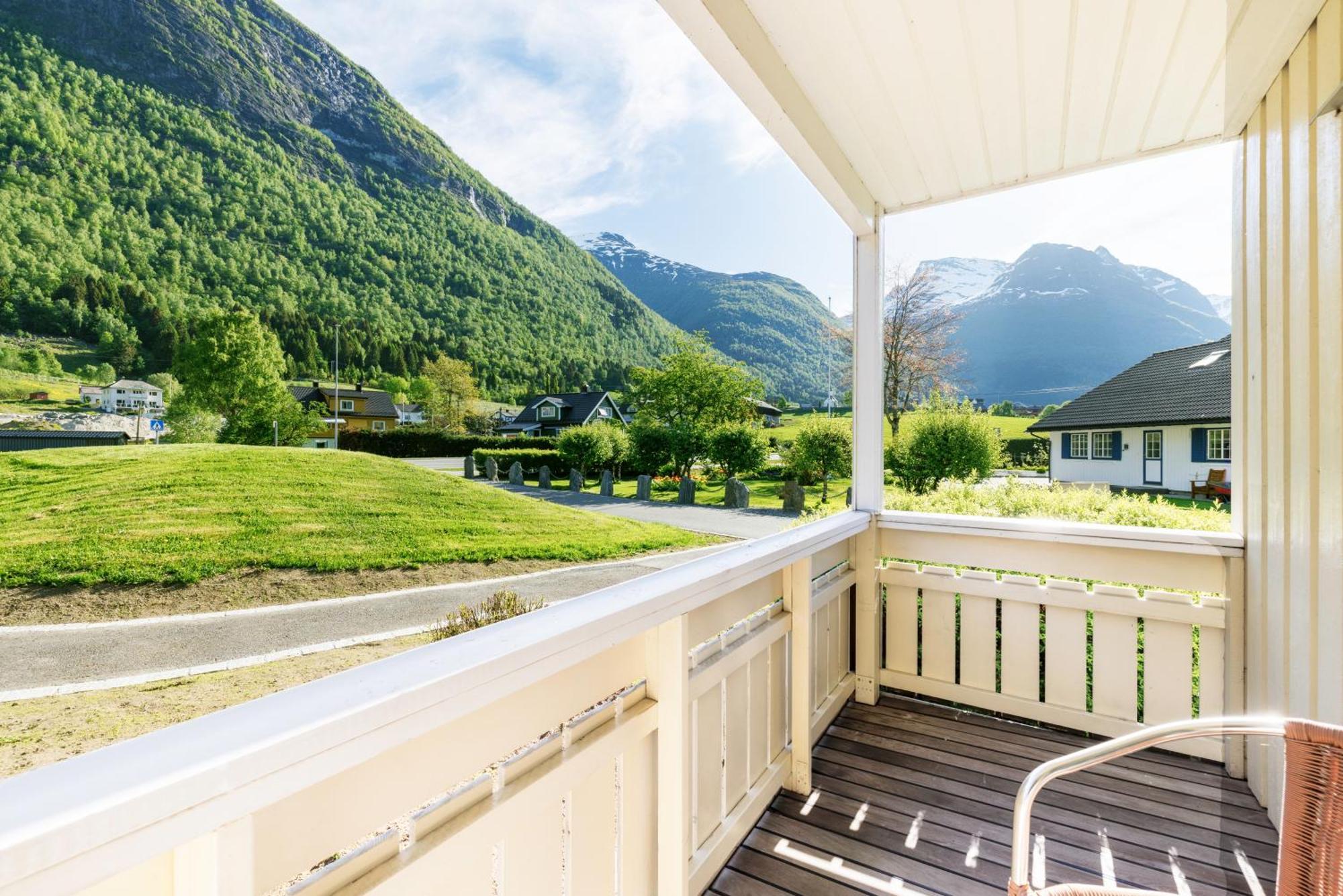 Hotel Loenfjord ローエン エクステリア 写真