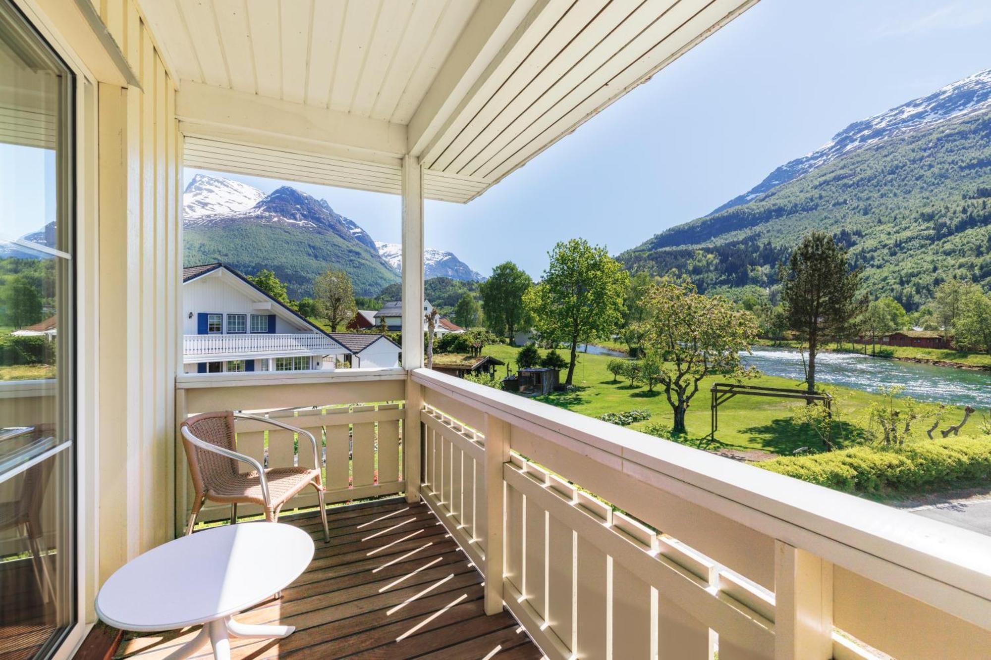 Hotel Loenfjord ローエン エクステリア 写真