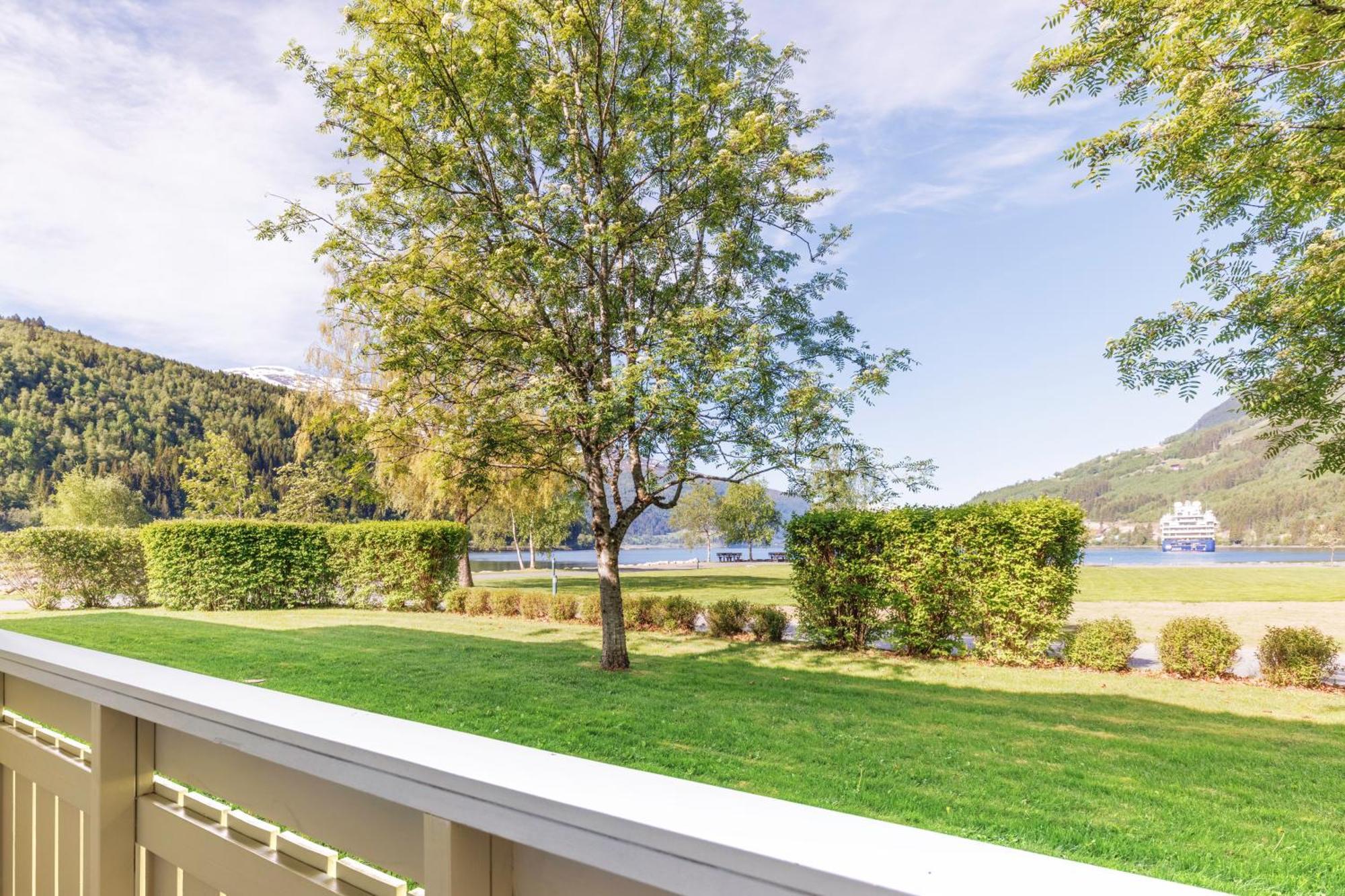 Hotel Loenfjord ローエン エクステリア 写真