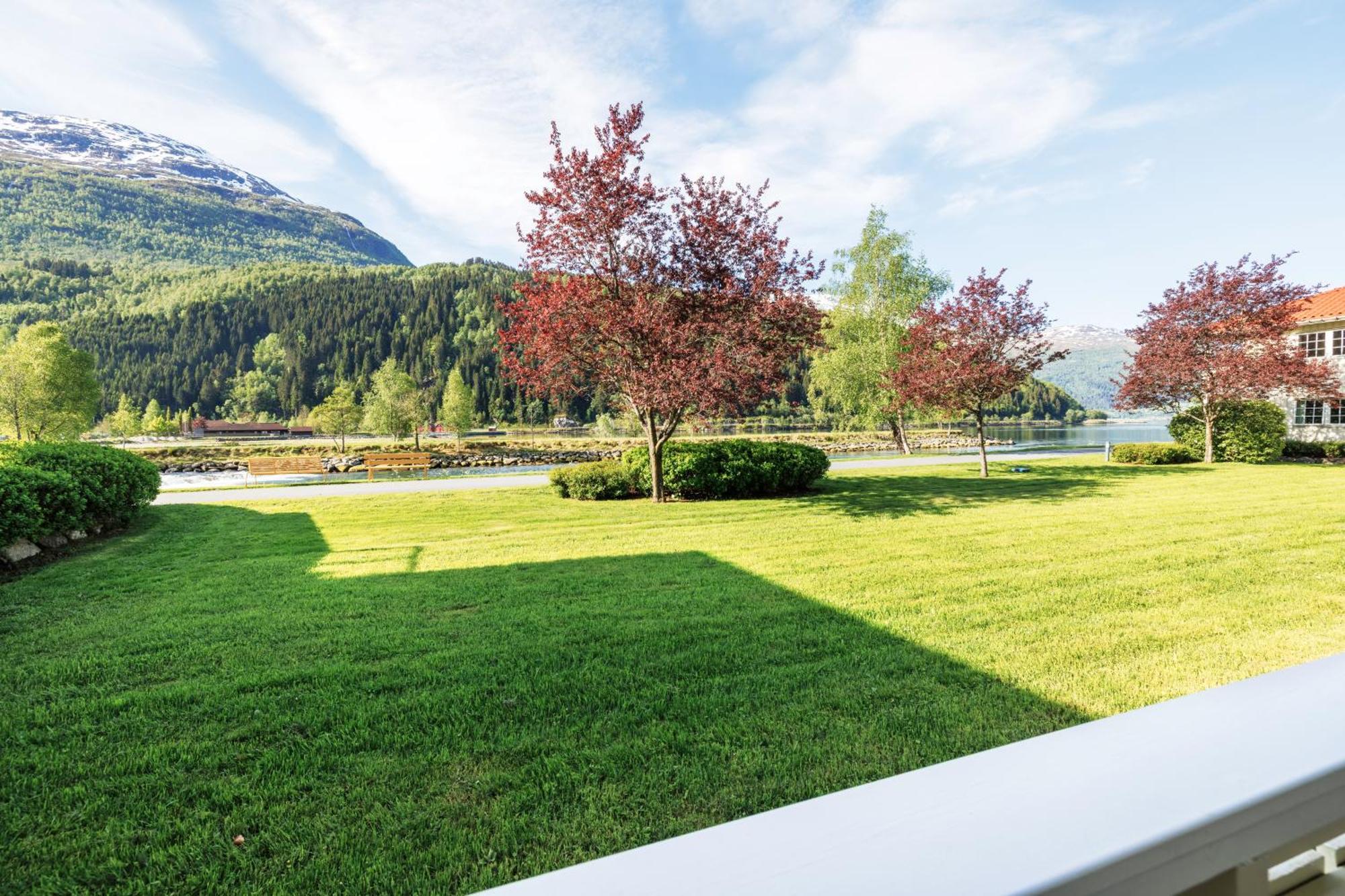 Hotel Loenfjord ローエン エクステリア 写真